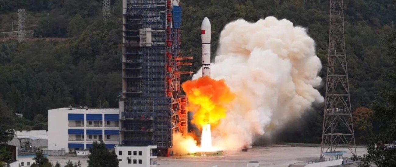Китай вывел на орбиту спутник для испытания интернет-технологий