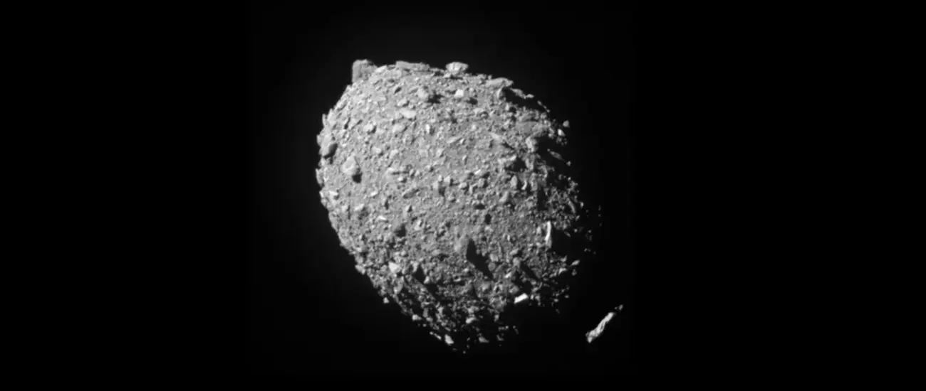 Ударный зонд DART придал астероиду Диморф форму дыни