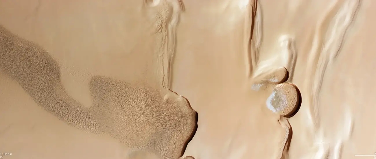 «Марс-Экспресс» запечатлел на Красной планете гигантские ледяные дюны