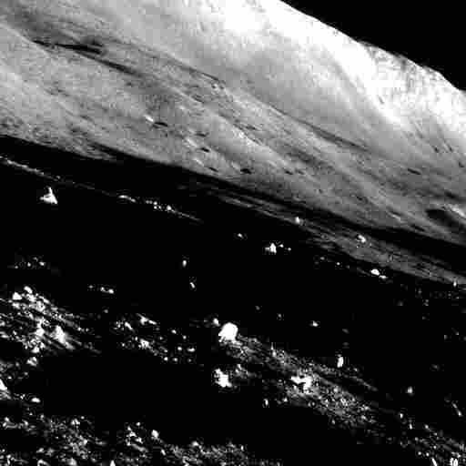 Изображение поверхности Луны, сделанное зондом SLIM | JAXA