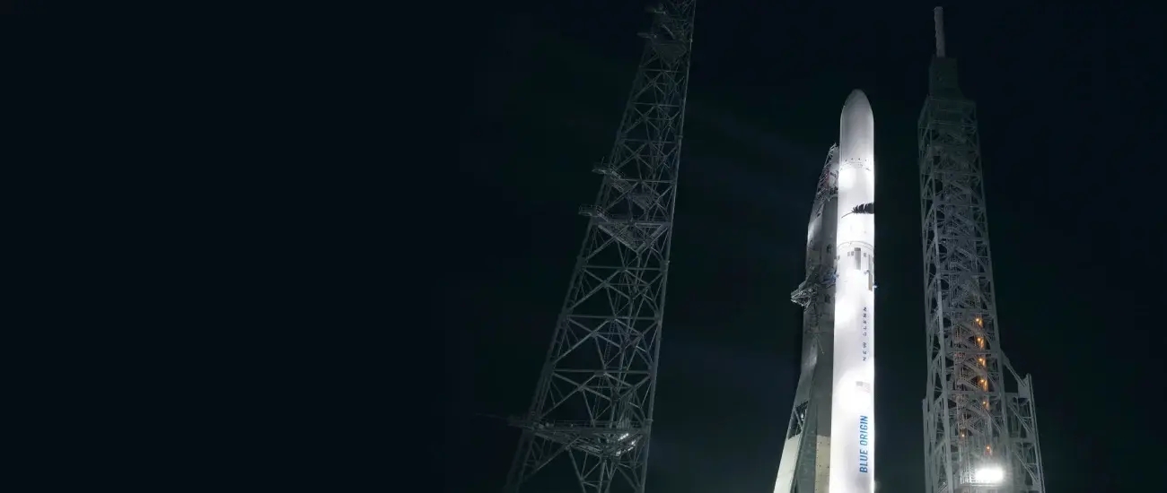 Blue Origin впервые показала собранную ракету New Glenn