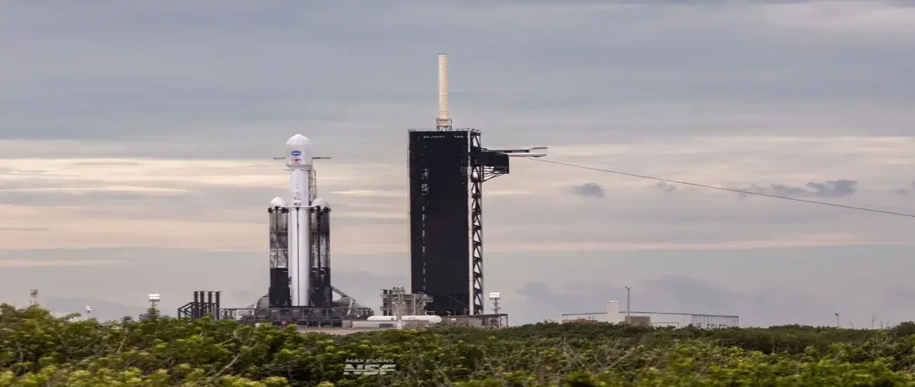 Ракета Falcon Heavy успешно стартовала с зондом Psyche на борту