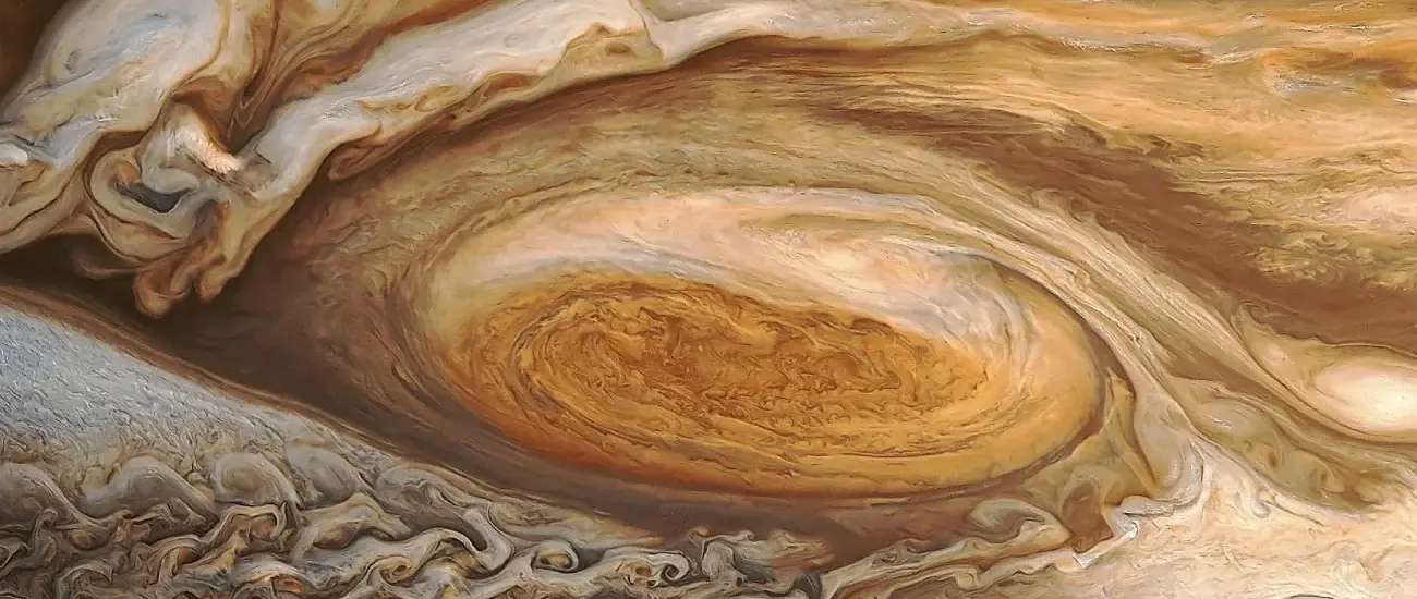 «Уэбб» заметил что-то странное над Большим красным пятном Юпитера
