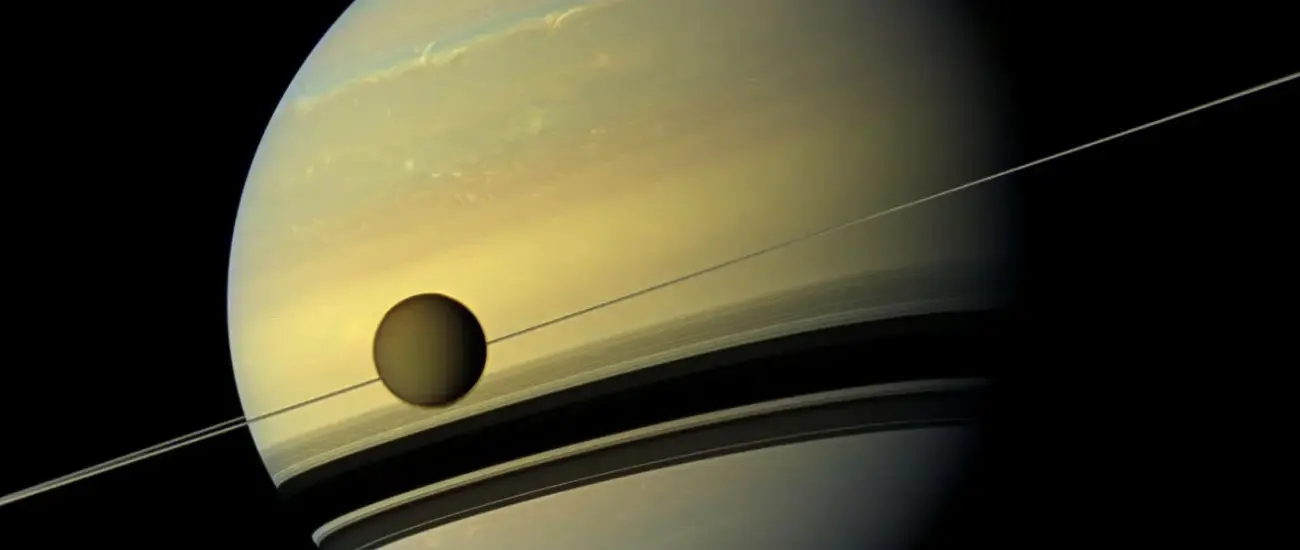 Мощные волны могли сформировать береговые линии на Титане