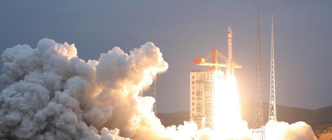 Китай запустил на орбиту метеорологический спутник «Юньхай-3»