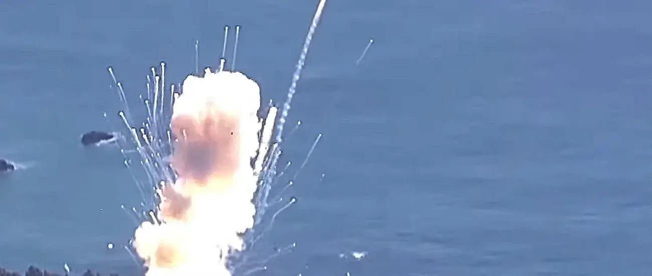 Первая частная японская ракета взорвалась сразу после старта