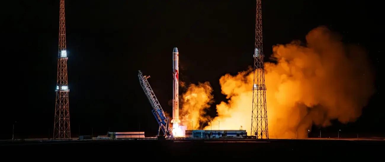 Обогнать SpaceX: китайская компания хочет разместить на орбите 10 000 спутников