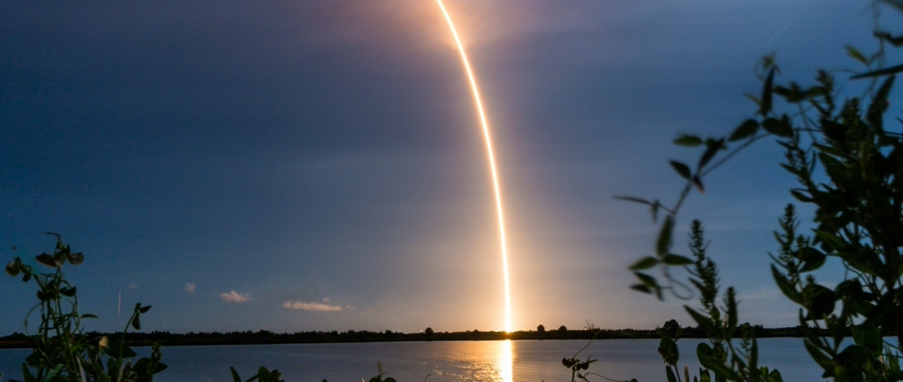 SpaceX планирует запускать малые спутники на орбиты с наклоном 45 градусов