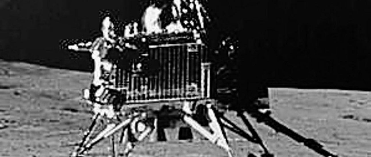 Индия будет пытаться восстановить связь с лунными аппаратами еще две недели