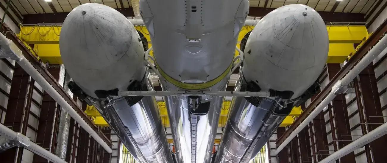 SpaceX отложила запуск партии спутников Starlink ради миссии «Психея» на Falcon Heavy