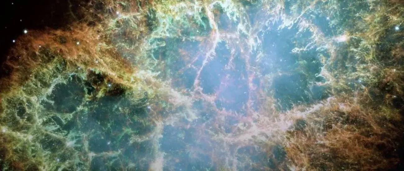 Оба класса вспышек сверхновых производят космическую пыль