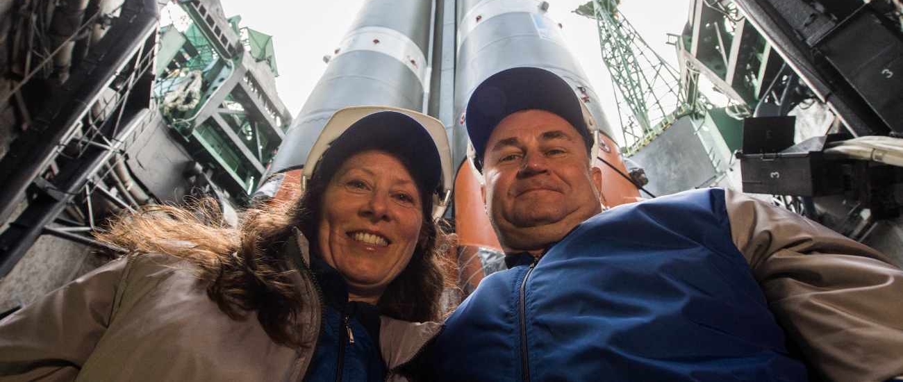 Ракету-носитель с кораблем «Союз МС-24» установили на стартовый стол