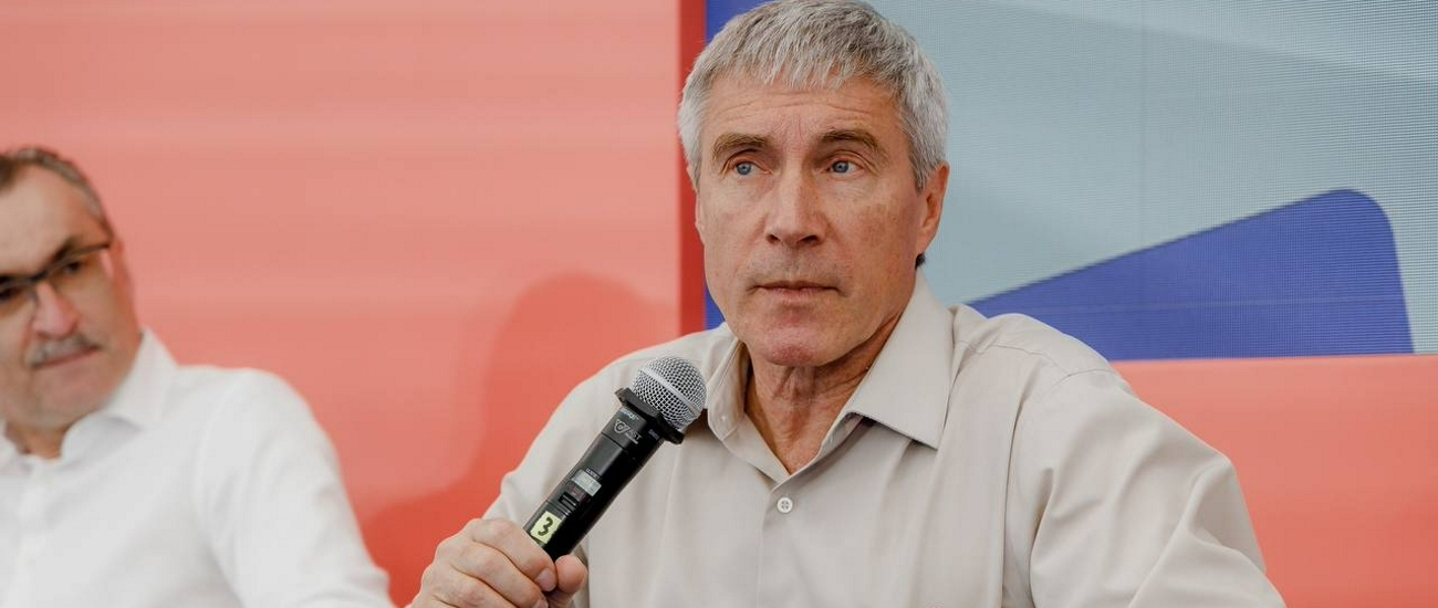 Роскосмос на треть снизит цену на спутники