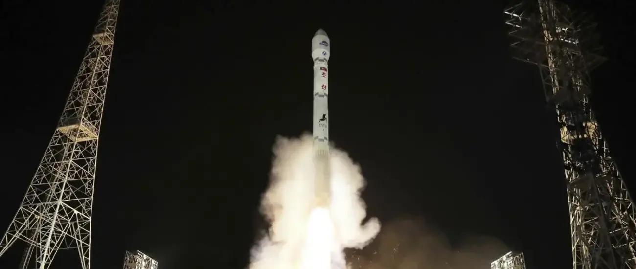 Северная Корея с третьей попытки вывела на орбиту разведывательный спутник