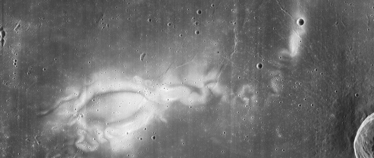 Ученые выявили взаимосвязь между лунными завихрениями и рельефом местности