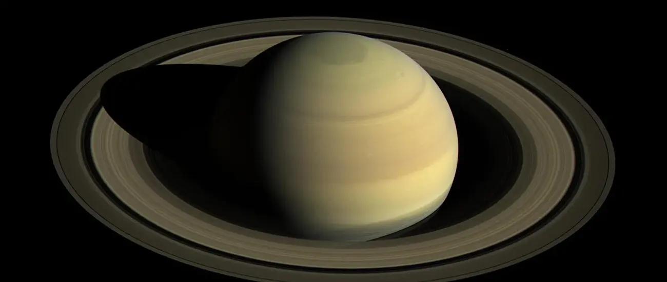 Кольца Сатурна станут невидимыми на два года