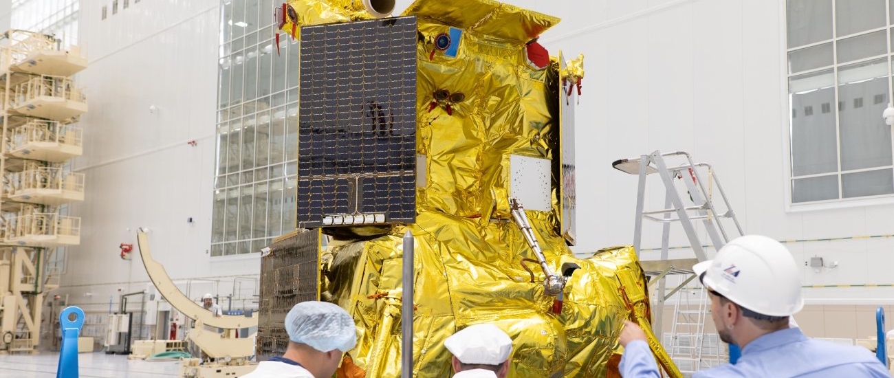 «Луна-25» передала первые снимки